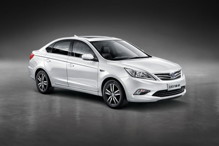  ChangAn Eado 2015 года  (фото 6 из 9)